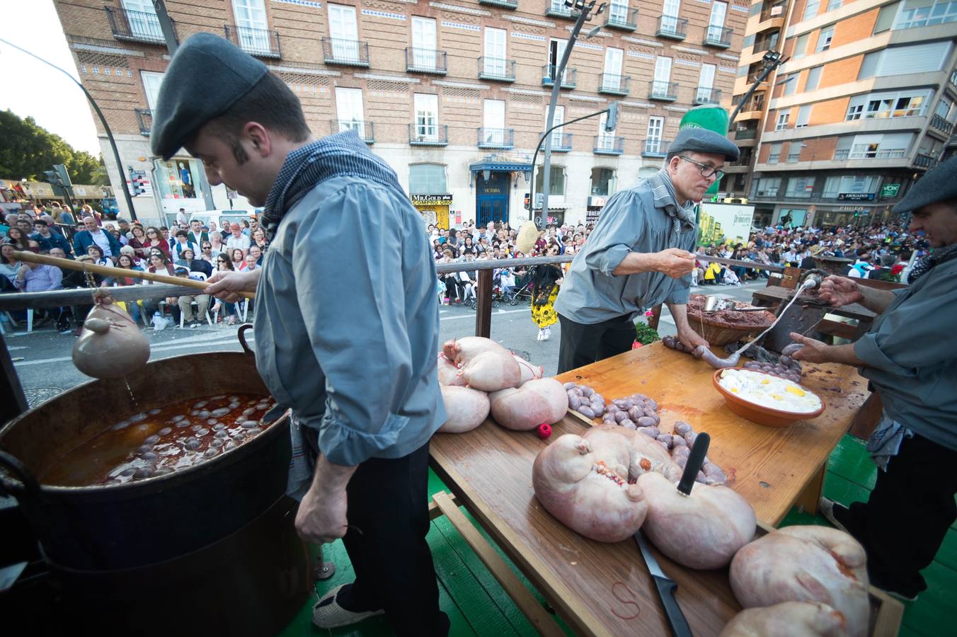 Las calles de Murcia se visten de costumbrismo en el desfile del Bando de La Huerta 2018