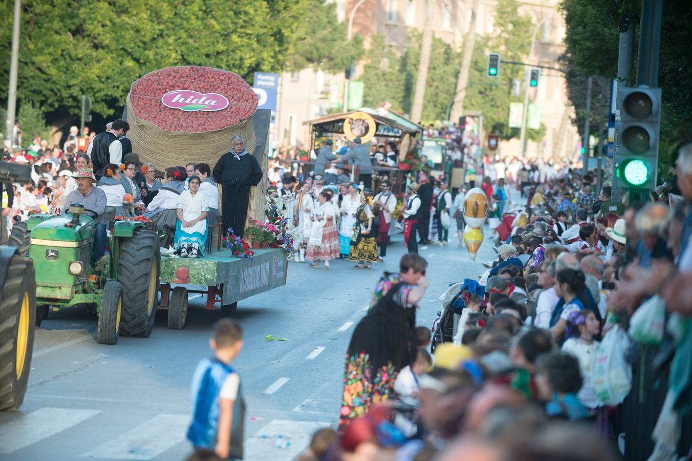 Las calles de Murcia se visten de costumbrismo en el desfile del Bando de La Huerta 2018