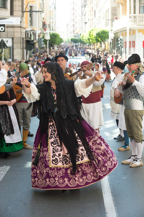 El obispo Lorca Planes invita a compartir «el pan y la alegría» 