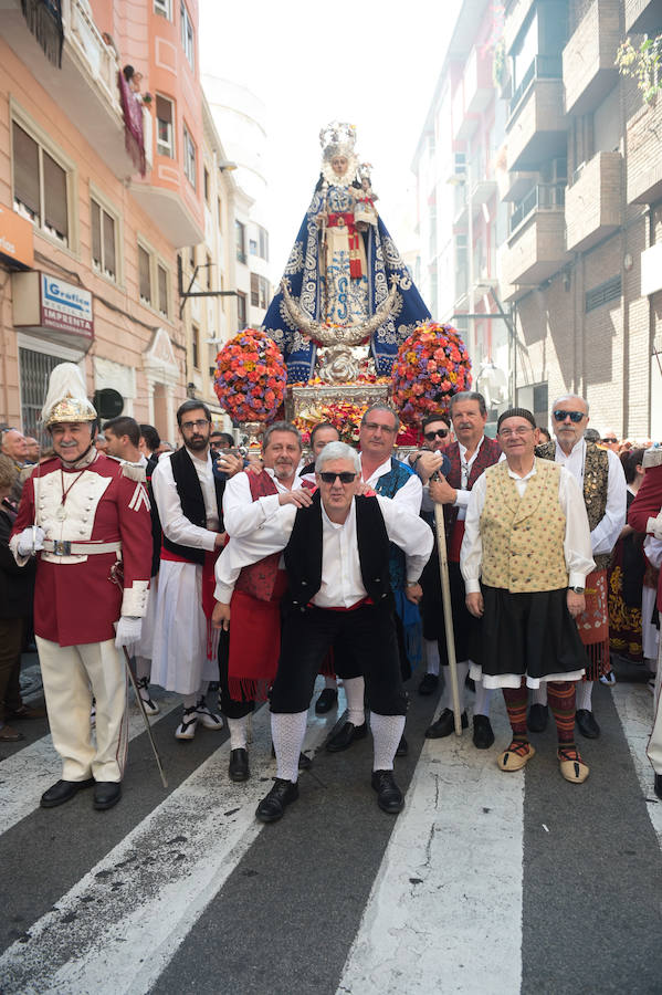 El obispo Lorca Planes invita a compartir «el pan y la alegría» 