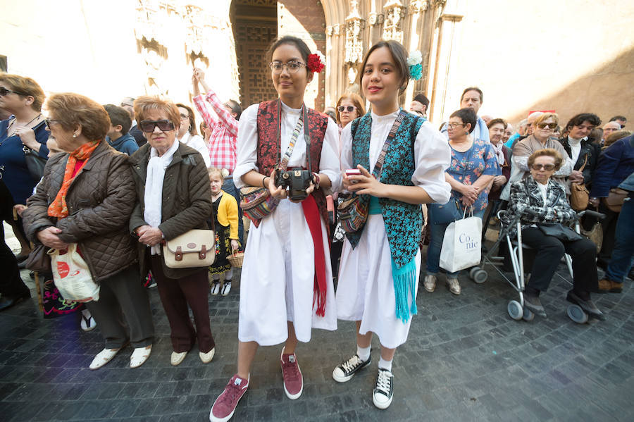 El obispo Lorca Planes invita a compartir «el pan y la alegría» 