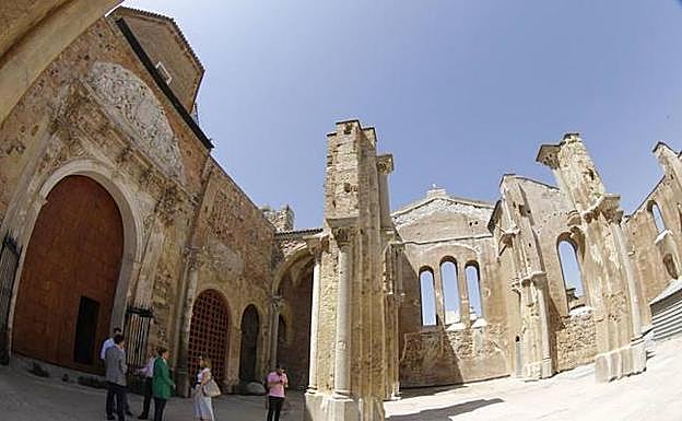 Imagen de archivo de la catedral antigua Santa María la Mayor.
