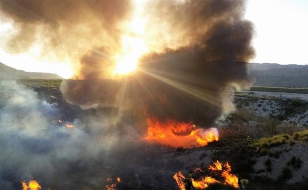 El incendio se ha producido en una rambla del paraje del Aire.