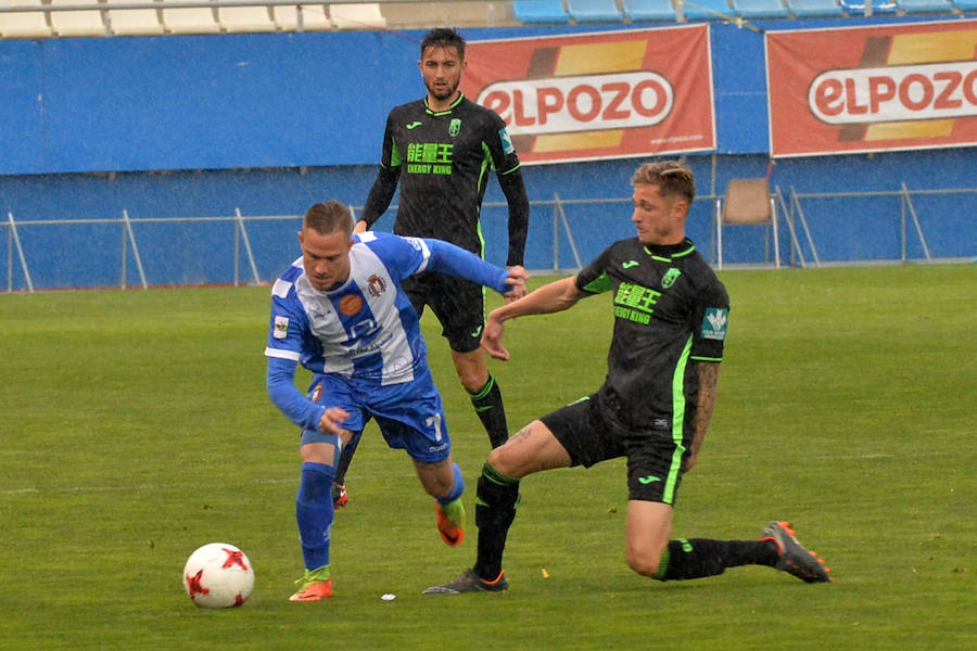 El Lorca Deportiva queda maltrecho tras caer ante el filial del Granada y agotará su último cartucho la próxima jornada contra Las Palmas Atlético