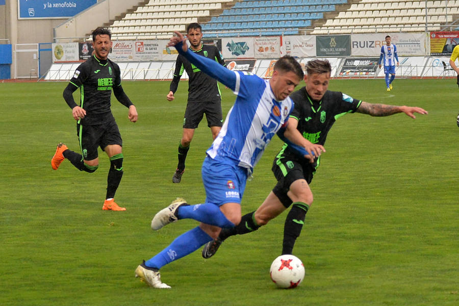 El Lorca Deportiva queda maltrecho tras caer ante el filial del Granada y agotará su último cartucho la próxima jornada contra Las Palmas Atlético