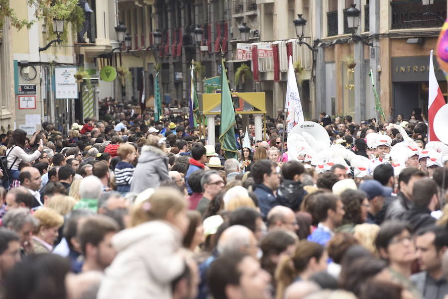 Doña Sardina se despide de los murcianos con un multitudinario pasacalles que ha concluido en la Plaza Circular