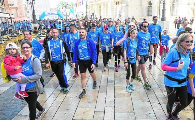 Salida de la II Ruta Astrade, ayer por la mañana en la Plaza del Ayuntamiento. 