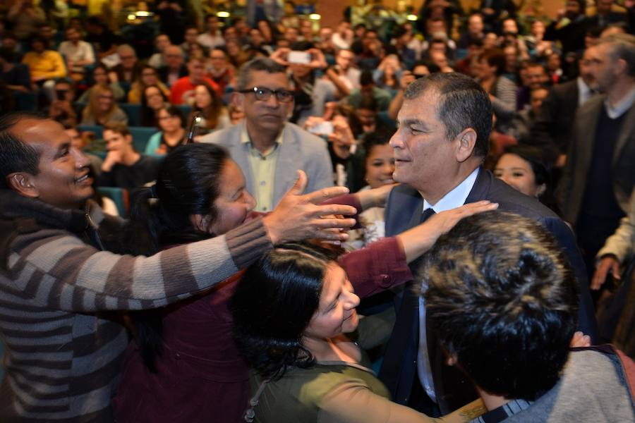 El expresidente de Ecuador pronunció la conferencia 'América Latina en disputa: retos y desafíos', en el Paraninfo del Campus de La Merced de Murcia