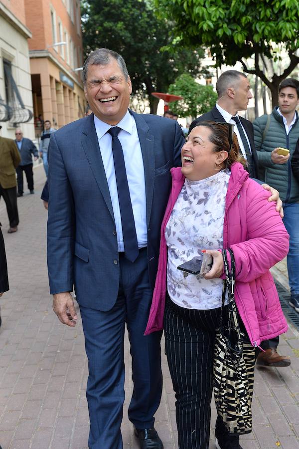 El expresidente de Ecuador pronunció la conferencia 'América Latina en disputa: retos y desafíos', en el Paraninfo del Campus de La Merced de Murcia