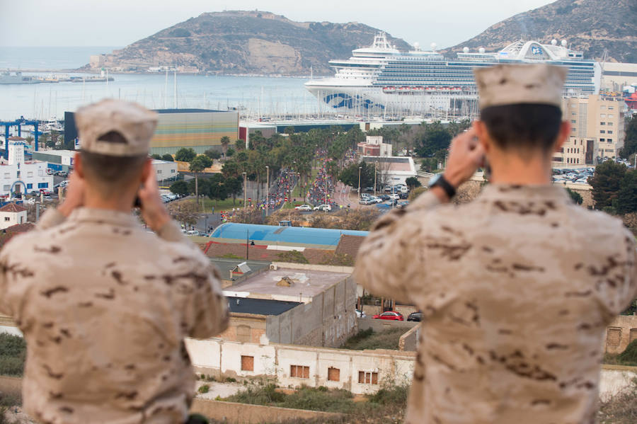 Unos 3.800 valientes parten con la primera luz del día al asalto de las baterías de costa de Cartagena