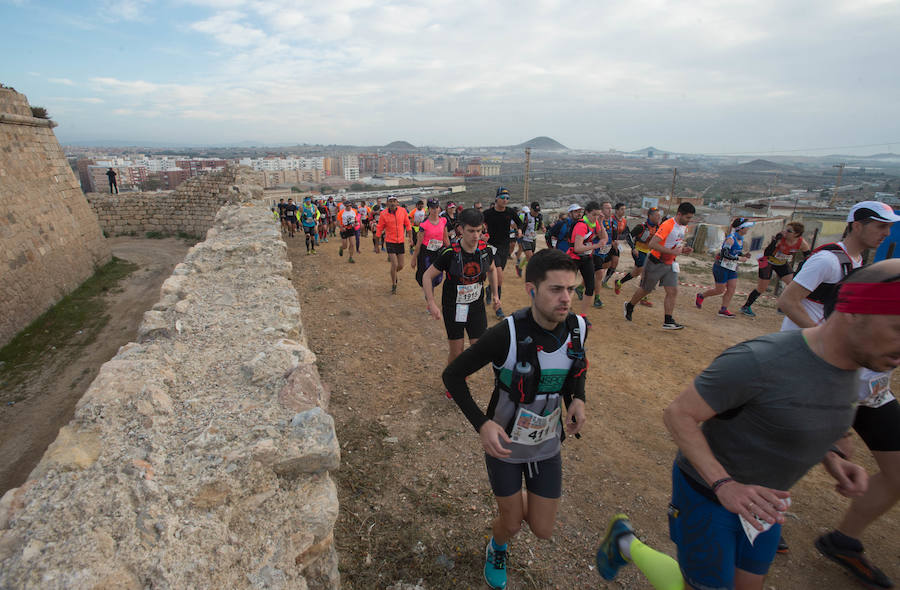 Unos 3.800 valientes parten con la primera luz del día al asalto de las baterías de costa de Cartagena
