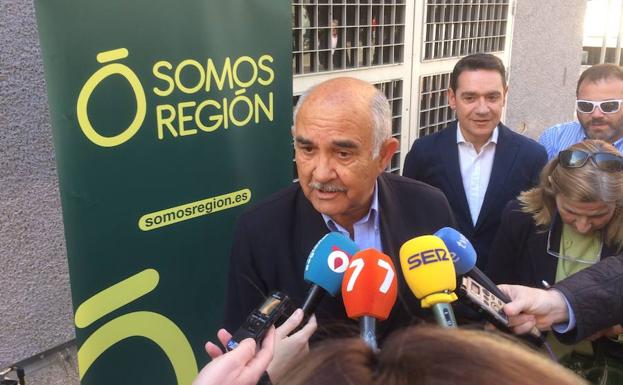 Alberto Garre, antes del acto.
