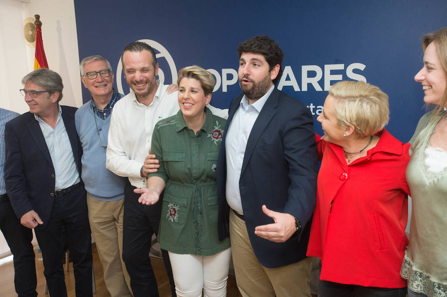 La junta directiva local del partido, reunida bajo la presidencia de López Miras, aprueba la nominación de la consejera de Transparencia