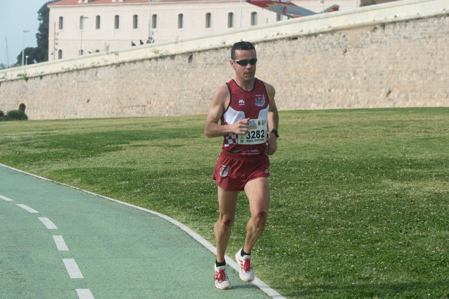 Unos 3.800 valientes parten con la primera luz del día al asalto de las baterías de costa de Cartagena