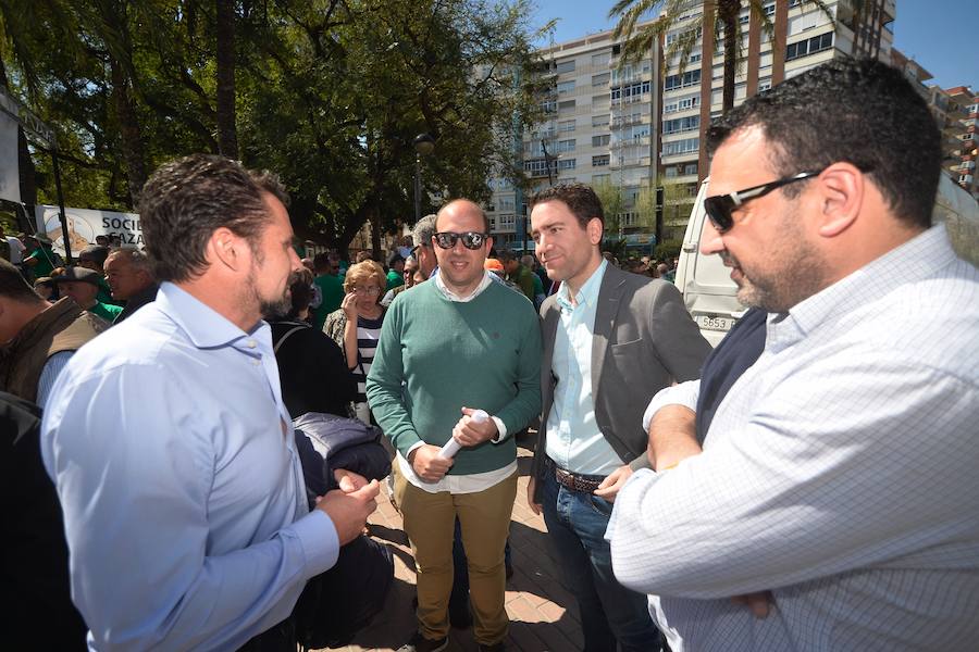 Cientos de cazadores de toda la Región secundan en Murcia la manifestación en defensa de la actividad cinegética y su contribución a la permanencia del mundo rural