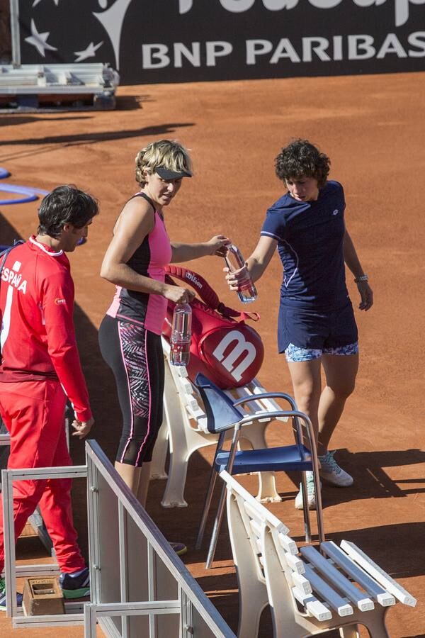 La yeclana María José Martínez, de 35 años, y la canaria Carla Suárez, de 29, fueron ayer las dos primeras jugadoras del equipo español de Copa Federación en tomar el pulso a la tierra batida del complejo de tenis de La Manga Club