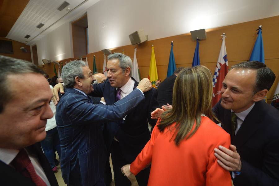 El presidente del Gobierno regional destaca que hace estos cambios en su Ejecutiva para «trabajar mucho más para que Murcia sea tierra de libertad»