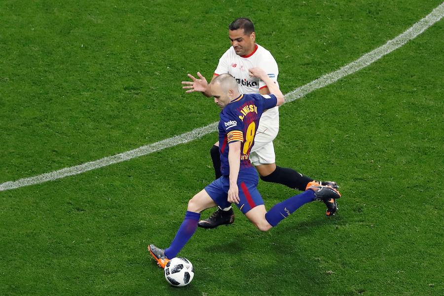 Andrés Iniesta se despidió de la Copa del Rey de la mejor manera posible, levantando el trofeo de campeón y realizando un auténtico partidazo que incluyó un gran gol marca de la casa.