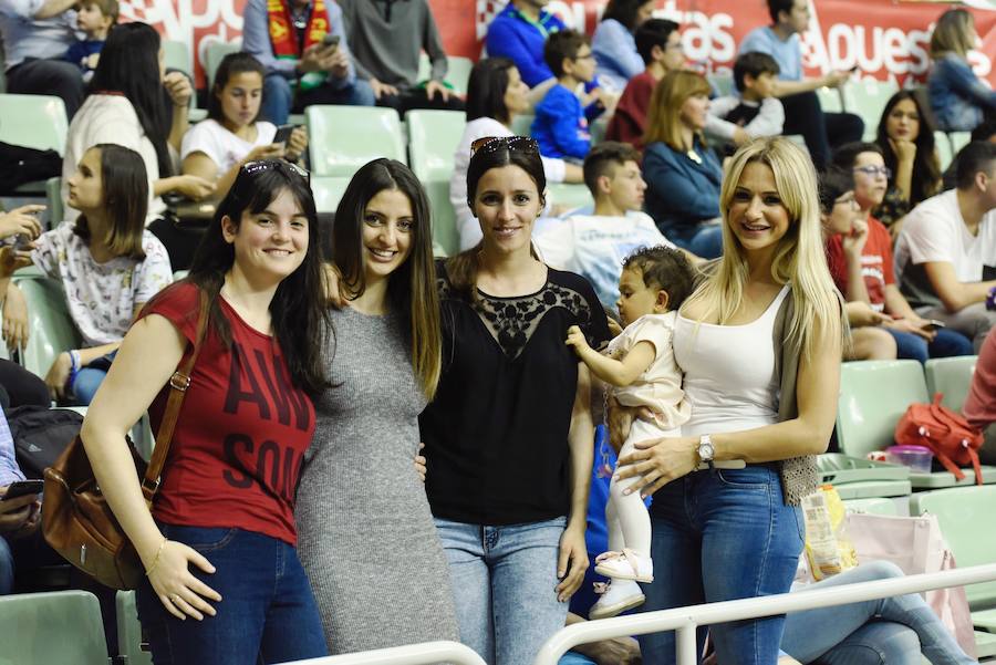 El equipo de Ibon Navarro se mantiene en los puestos de eliminatorias por el título arrasando al Tecnyconta Zaragoza en la segunda parte. La soledad de Neal por parte visitante – 31 puntos – contrastó con la fuerza como grupo del UCAM, con cuatro jugadores por encima de diez puntos