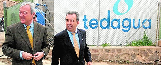 Ramón Luis Valcárcel y Antonio Cerdá, en 2007, cuando empezaron las pruebas en la desalinizadora.