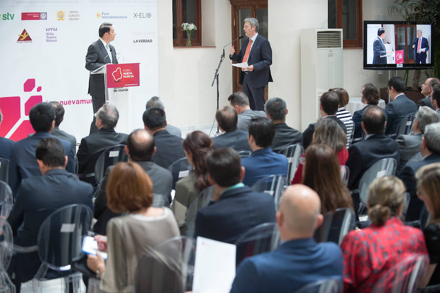 El embajador en España, Lyu Fan, explica el interés de los inversores asiáticos por la tecnología de riego desarrollada en la Región