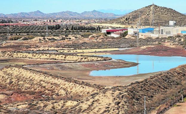 Tomás Olivo compra la antigua finca de Zinsa y deberá descontaminarla si quiere urbanizar