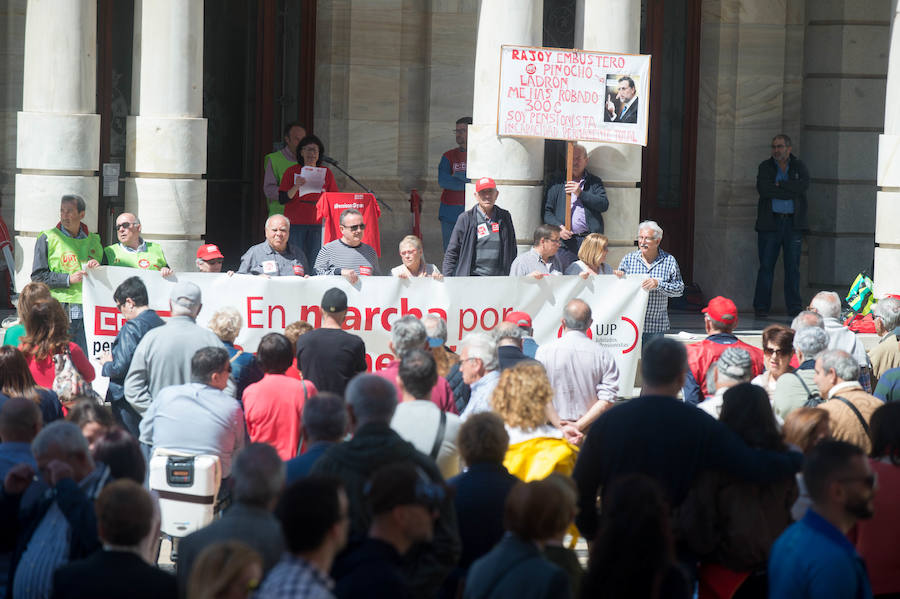 Concentración en Cartagena contra la decisión de no considerar agresión sexual el ataque de los Sanfermines.