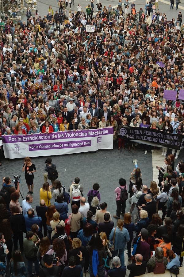 Concentración en Murcia contra la decisión de no considerar agresión sexual el ataque de los Sanfermines.