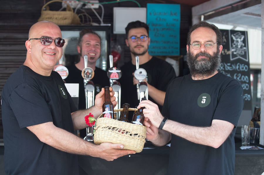 El evento reúne hasta el domingo en la plaza de la Universidad una selección de cervezas destacadas y artesanales que podrán disfrutarse con tapas variadas.