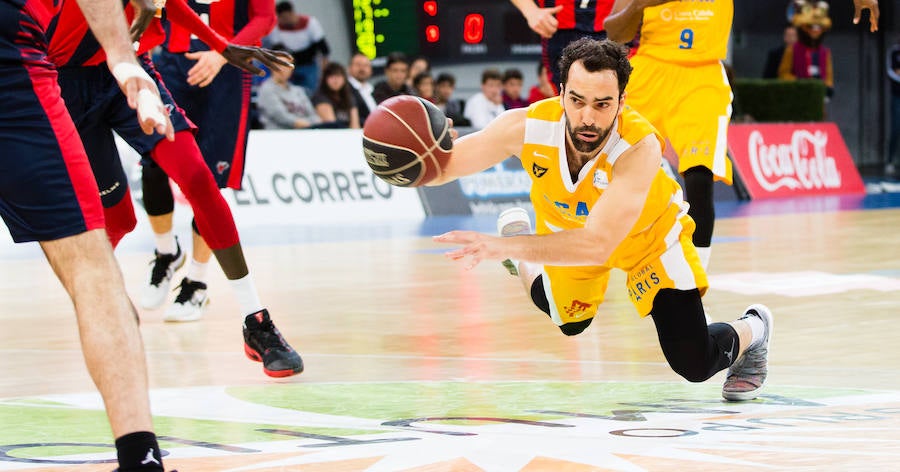 Una gran remontada del equipo de Ibon Navarro quedó en nada cuando no se pitó una clara falta a Clevin Hannah en el triple que buscaba la victoria