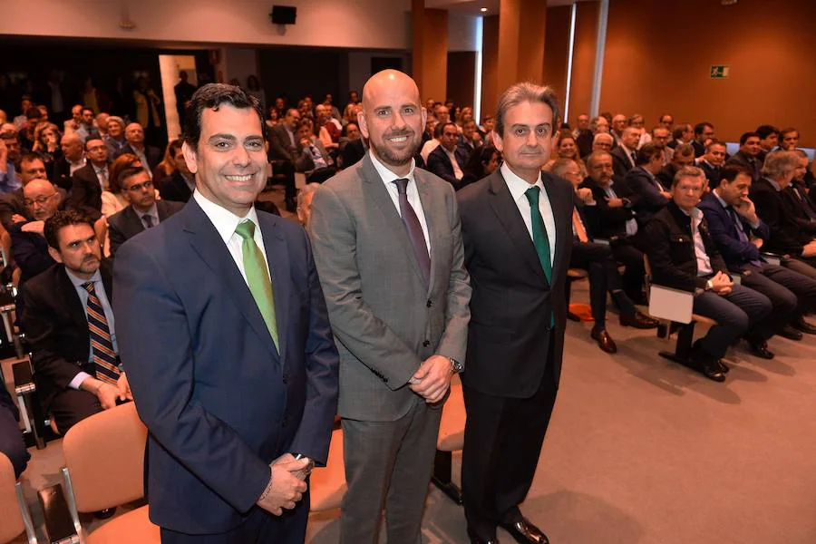 El consejero de Fomento e Infraestructuras, Patricio Valverde, presidió el acto de toma de posesion de los directores generales de la Consejeria: José Antonio Fernandez Llado, director general de Ordenación del Territorio, Arquitectura y Vivienda; Francisco Jose Gonzalez Manzanera, director general de Carreteras; y Jose Ramon Diez de Revenga, director general de Transportes, Costas y Puertos.