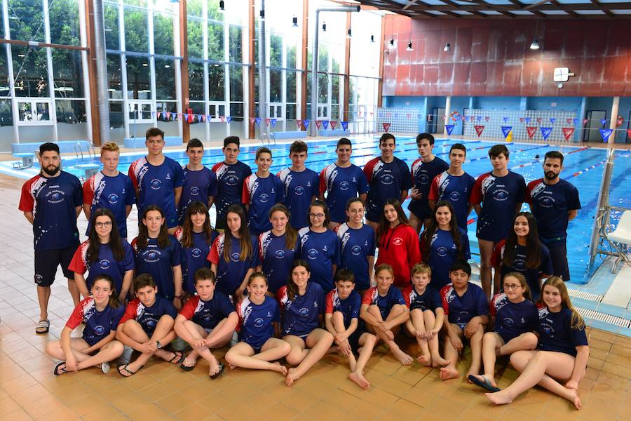 Este club de natación evitó su desaparición en 2011 gracias a que las madres de los deportistas asumieron la junta directiva