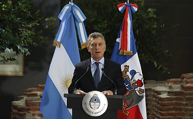 Argentina pide apoyo financiero al FMI