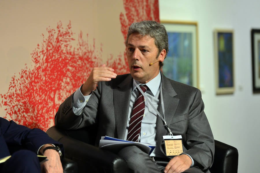 El Palacio del Almudí de Murcia acoge la segunda edición de una cita que busca analizar las relaciones entre España y Latinoamérica. 