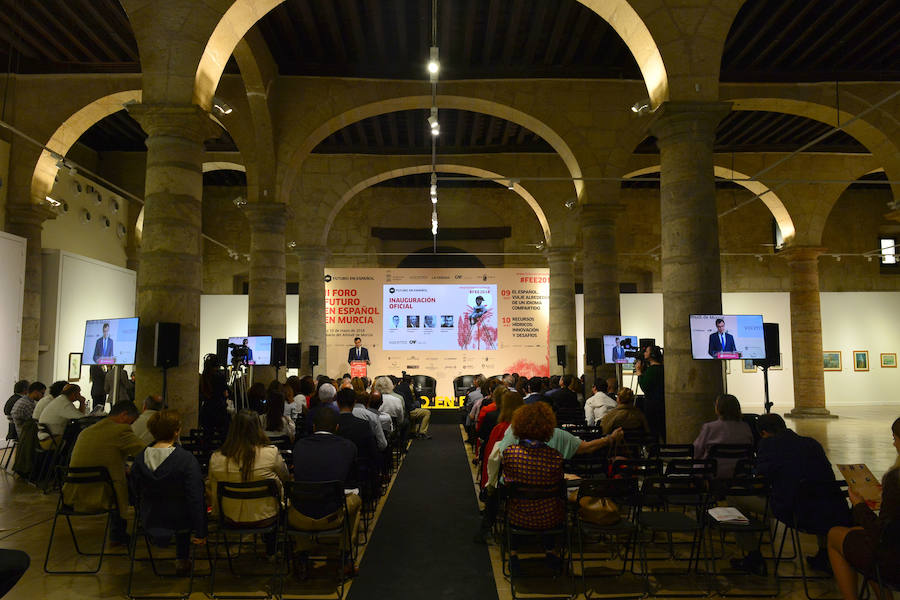 El Palacio del Almudí de Murcia acoge la segunda edición de una cita que busca analizar las relaciones entre España y Latinoamérica. 