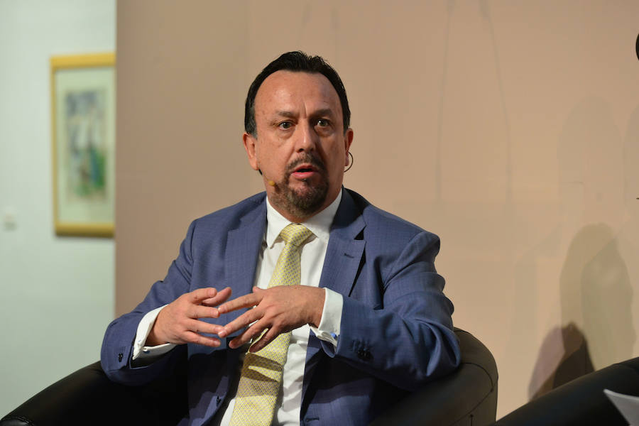 El Palacio del Almudí de Murcia acoge la segunda edición de una cita que busca analizar las relaciones entre España y Latinoamérica. 