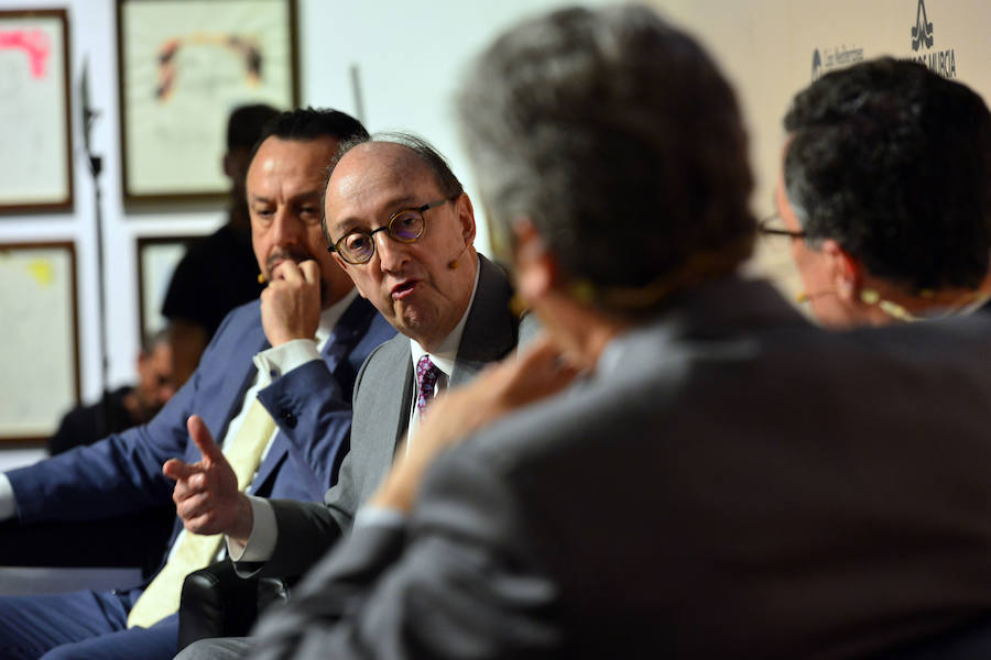 El Palacio del Almudí de Murcia acoge la segunda edición de una cita que busca analizar las relaciones entre España y Latinoamérica. 