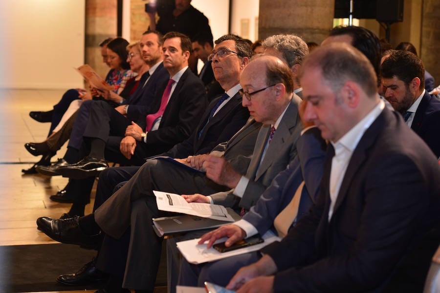 El Palacio del Almudí de Murcia acoge la segunda edición de una cita que busca analizar las relaciones entre España y Latinoamérica. 