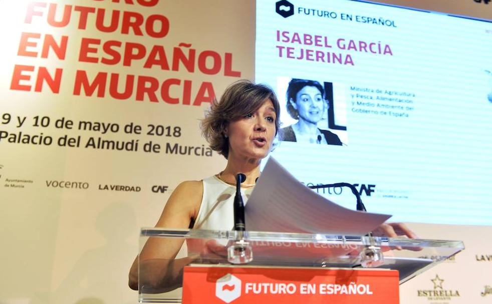 La ministra de Agricultura, Isabel García Tejerina, este jueves, en Murcia. 