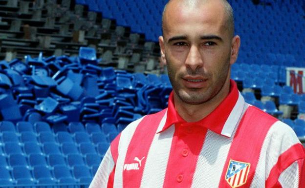 El central italiano Stefano Torrisi, durante su presentación como jugador del Atlético.