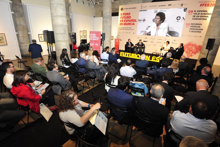 La ministra de Agricultura, que inauguró la segunda jornada del foro Futuro en Español, aboga por «un pacto que asegure el equilibrio entre la defensa del medio ambiente y su disponibilidad y que mitigue los impactos negativos del cambio climático»
