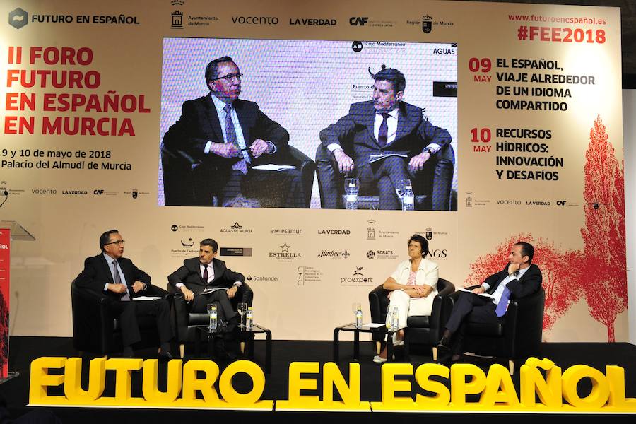 La ministra de Agricultura, que inauguró la segunda jornada del foro Futuro en Español, aboga por «un pacto que asegure el equilibrio entre la defensa del medio ambiente y su disponibilidad y que mitigue los impactos negativos del cambio climático»