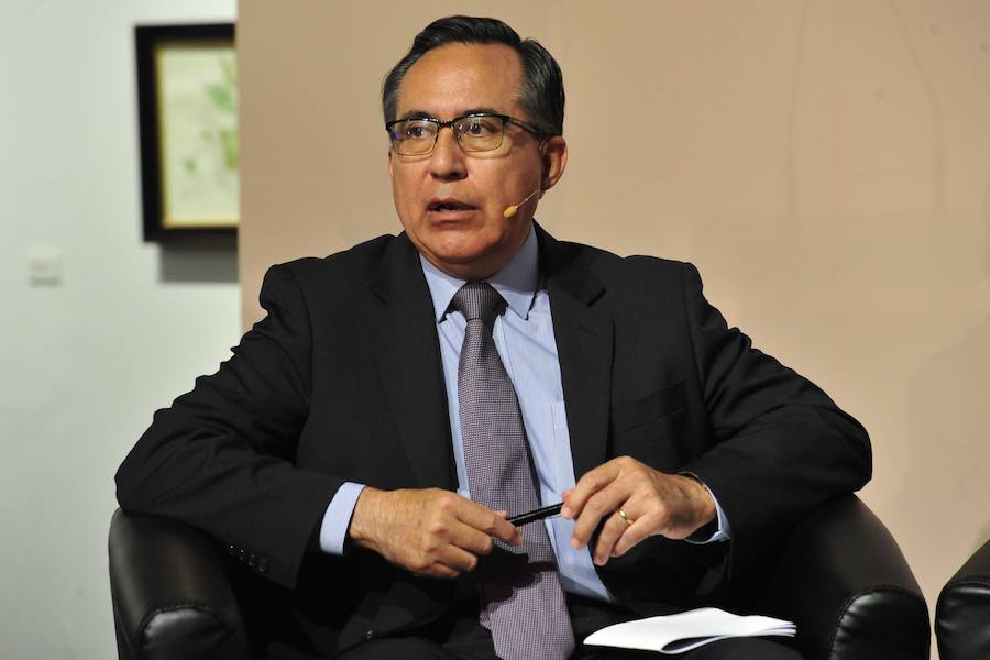 La ministra de Agricultura, que inauguró la segunda jornada del foro Futuro en Español, aboga por «un pacto que asegure el equilibrio entre la defensa del medio ambiente y su disponibilidad y que mitigue los impactos negativos del cambio climático»