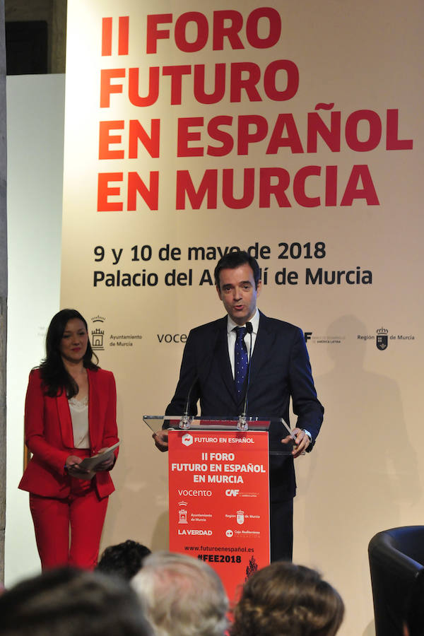 La ministra de Agricultura, que inauguró la segunda jornada del foro Futuro en Español, aboga por «un pacto que asegure el equilibrio entre la defensa del medio ambiente y su disponibilidad y que mitigue los impactos negativos del cambio climático»