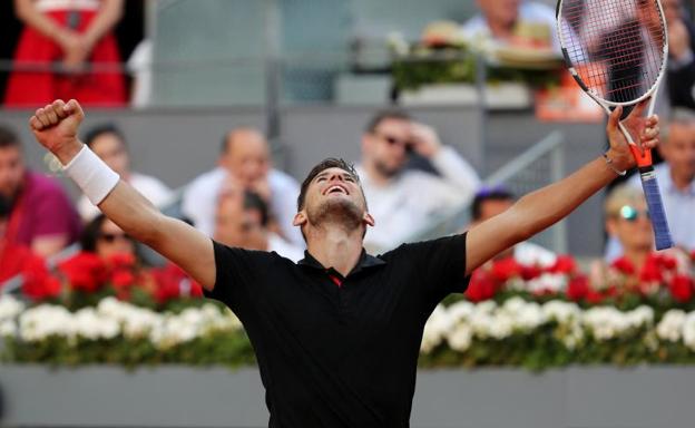 Dominic Thiem celebra su victoria ante Nadal.