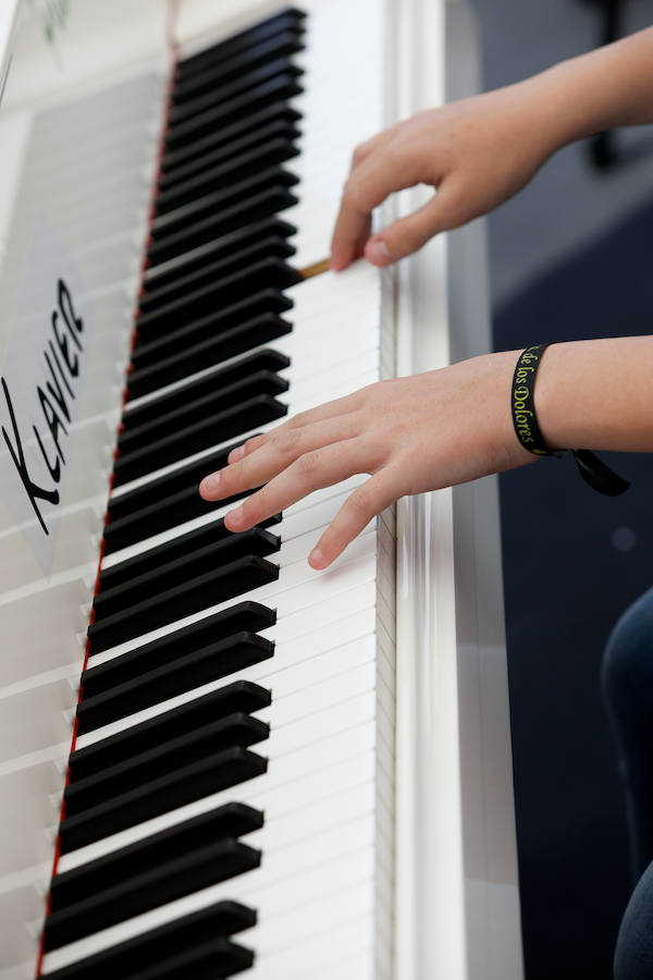 Once instrumentos y cerca de 450 intérpretes toman seis céntricas plazas de la capital con motivo de la tercera edición de 'Pianos en la Calle'