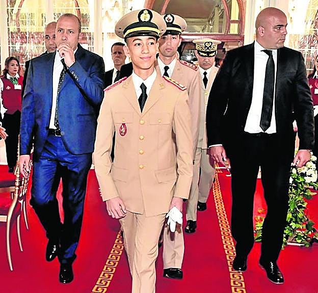 Moulay Hassan acude a numerosos actos en solitario.