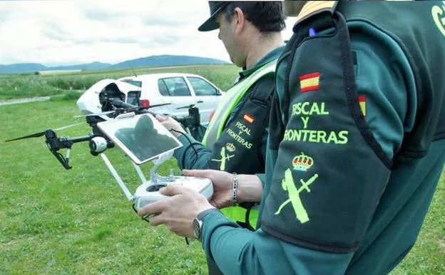 Los drones de la Guardia Civil podrán multar por exceso de velocidad desde el aire