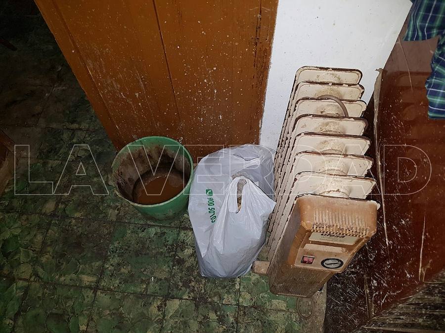 Dos policías locales rescatan a una madre y su hija a las que el cabeza de familia mantuvo retenidas contra su voluntad tras el aviso de familiares de la víctima