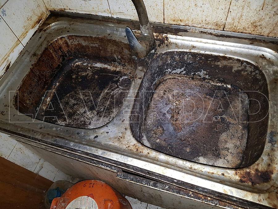 Dos policías locales rescatan a una madre y su hija a las que el cabeza de familia mantuvo retenidas contra su voluntad tras el aviso de familiares de la víctima